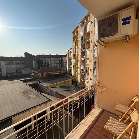 Apartment With Private Balcony On The Dora River
