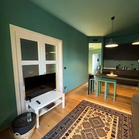 With Private Balcony On The Dora River Apartman