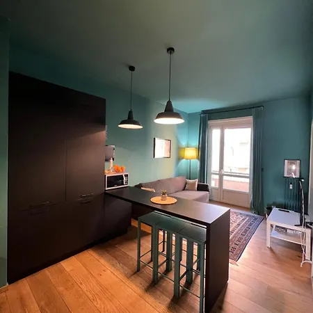 With Private Balcony On The Dora River Apartment