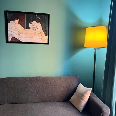 Apartman With Private Balcony On The Dora River
