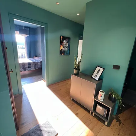 With Private Balcony On The Dora River Apartman *