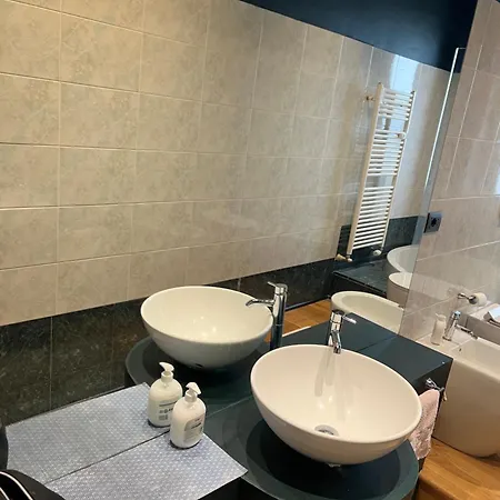 דירה With Private Balcony On The Dora River *