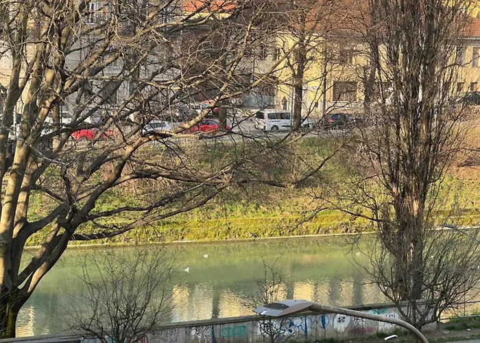 With Private Balcony On The Dora River Lejlighed *